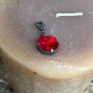 🌹🌹🌹Sabika Vibrant Red Charm with Black Mesh Pouch